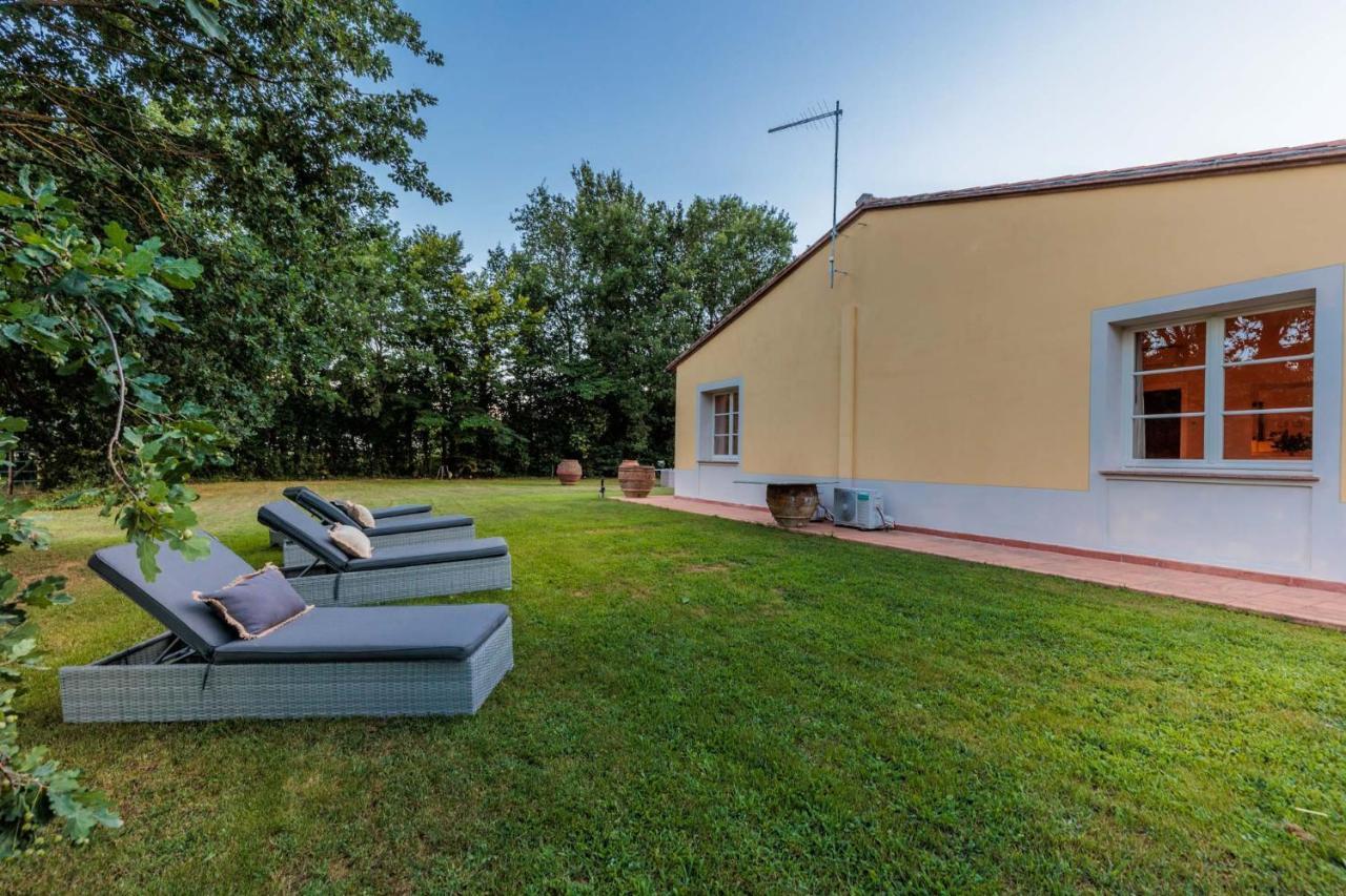 Villa Bassotta, A Charming Cottage Lukka Zewnętrze zdjęcie