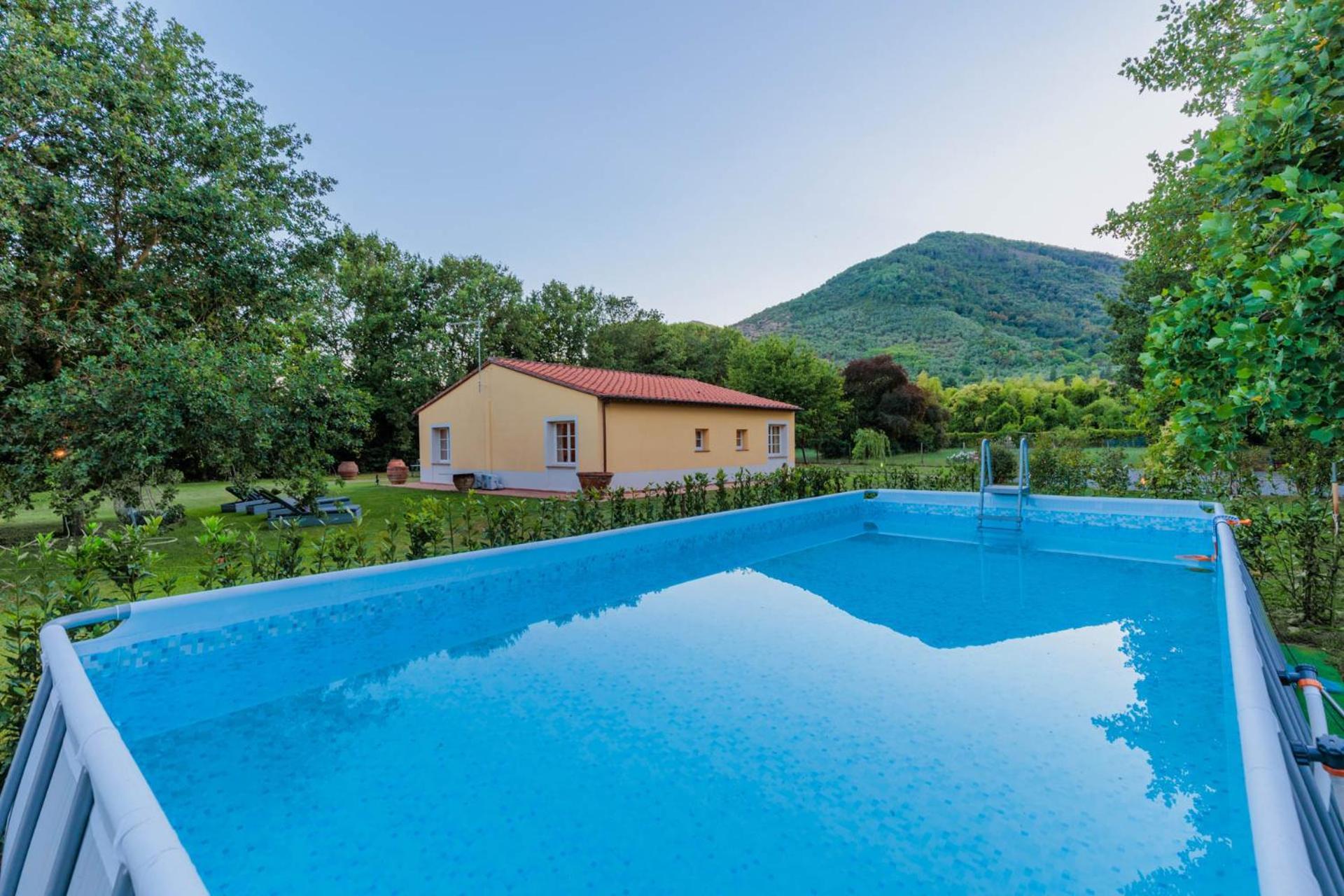 Villa Bassotta, A Charming Cottage Lukka Zewnętrze zdjęcie