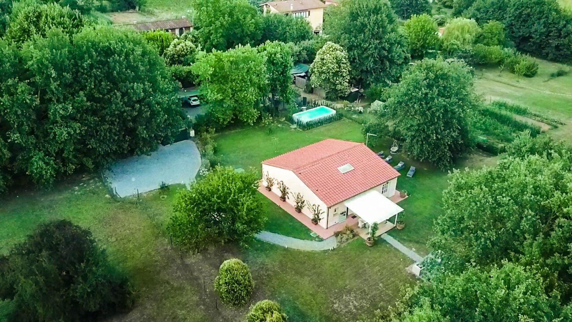 Villa Bassotta, A Charming Cottage Lukka Zewnętrze zdjęcie